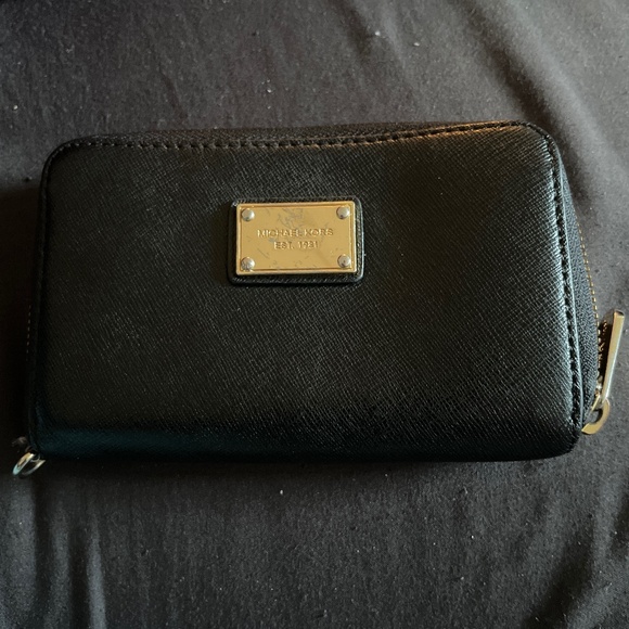 Michael Kors Black Wallet - Picture 1 of 6